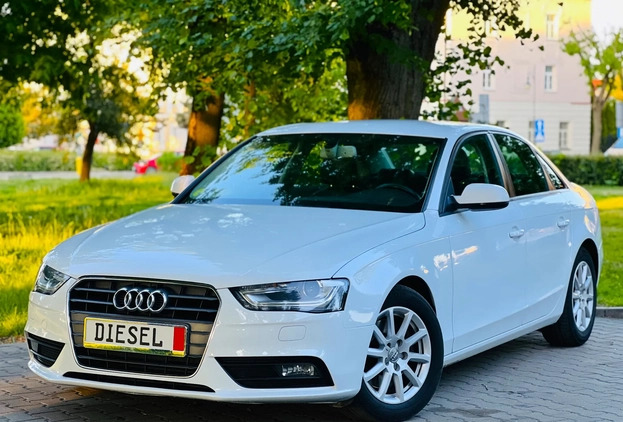 Audi A4 cena 47900 przebieg: 204535, rok produkcji 2013 z Ząbki małe 742